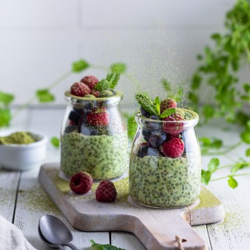Ispaninio šalavijo sėklų pudingas su matcha